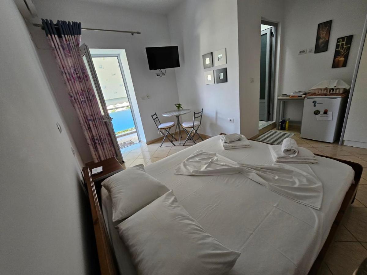 Garden Holiday Studios Himare Exteriör bild